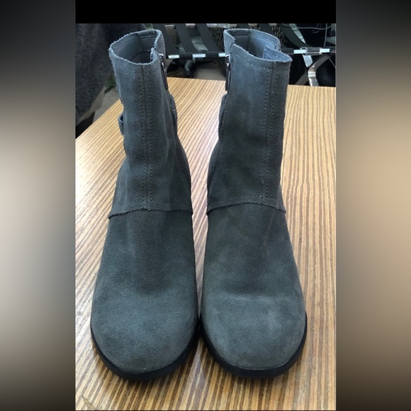 Ugg by Koolabura Ortholite Gray Suede Block Heel Ankle Boots 7.5 - Picture 2 of 8